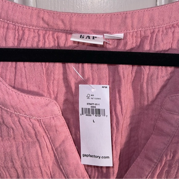 Gap v-neck women’s shirt with buttons, size L, new with tags - Picture 2 of 3